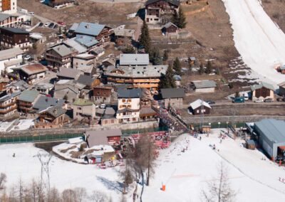 Restaurant Armailly au pied des pistes de Ski à Tignes Les Brévières